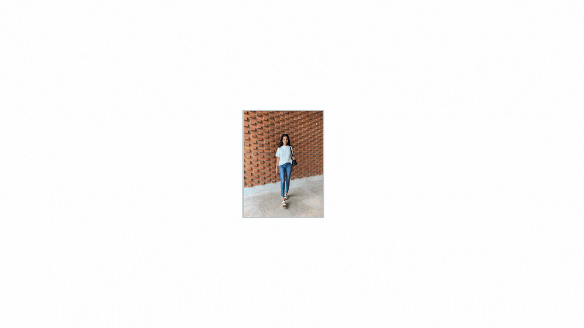Creator wearing 2512 Pacchis Barah organic cotton t-shirt, a sustainable t-shirt made with eco friendly fabrics. Unisex organic t-shirts designed for everyday comfort and mindful living.